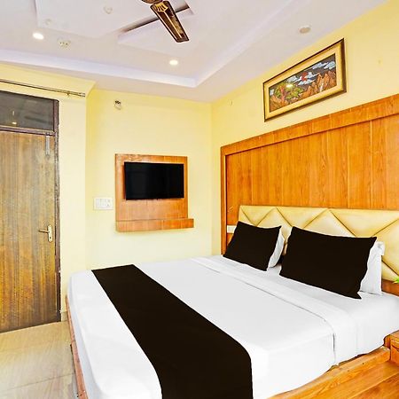 Super Hotel O Charbagh Formerly Khalsa Inn Λάκναου Εξωτερικό φωτογραφία