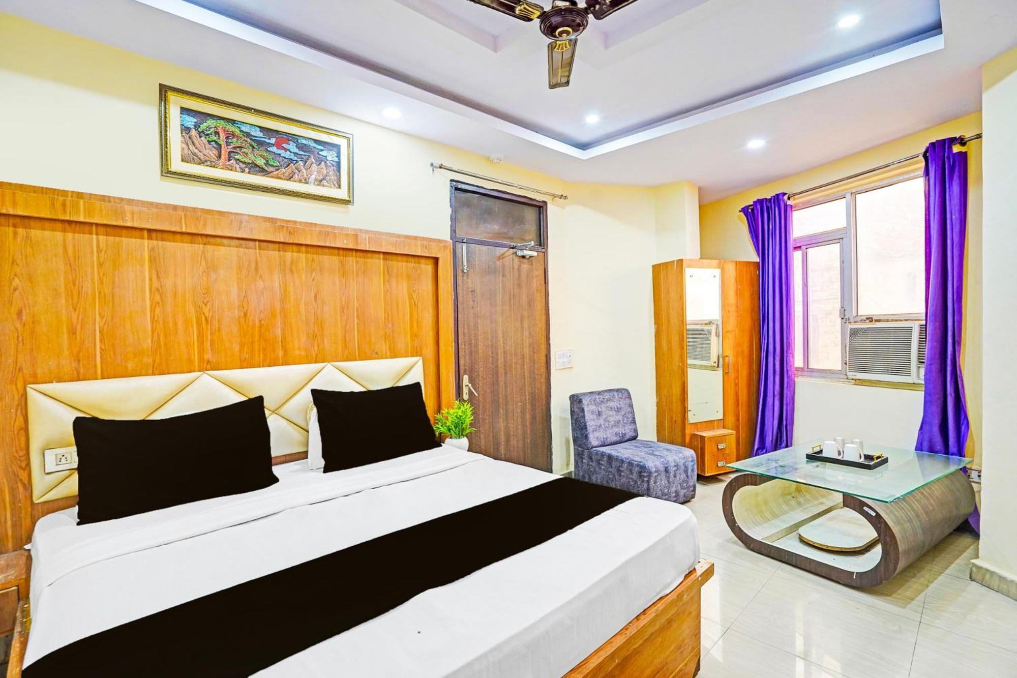 Super Hotel O Charbagh Formerly Khalsa Inn Λάκναου Εξωτερικό φωτογραφία