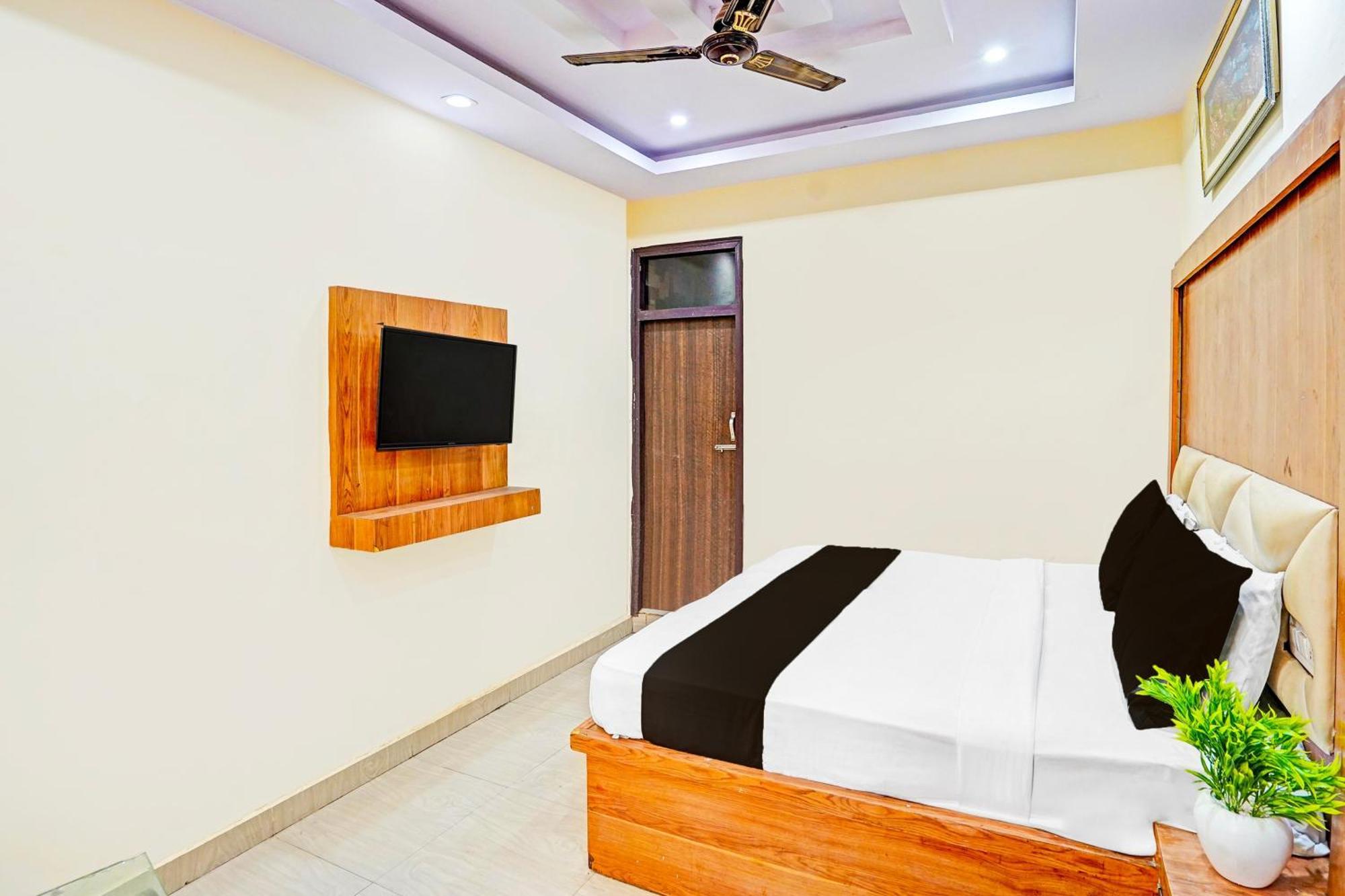 Super Hotel O Charbagh Formerly Khalsa Inn Λάκναου Εξωτερικό φωτογραφία