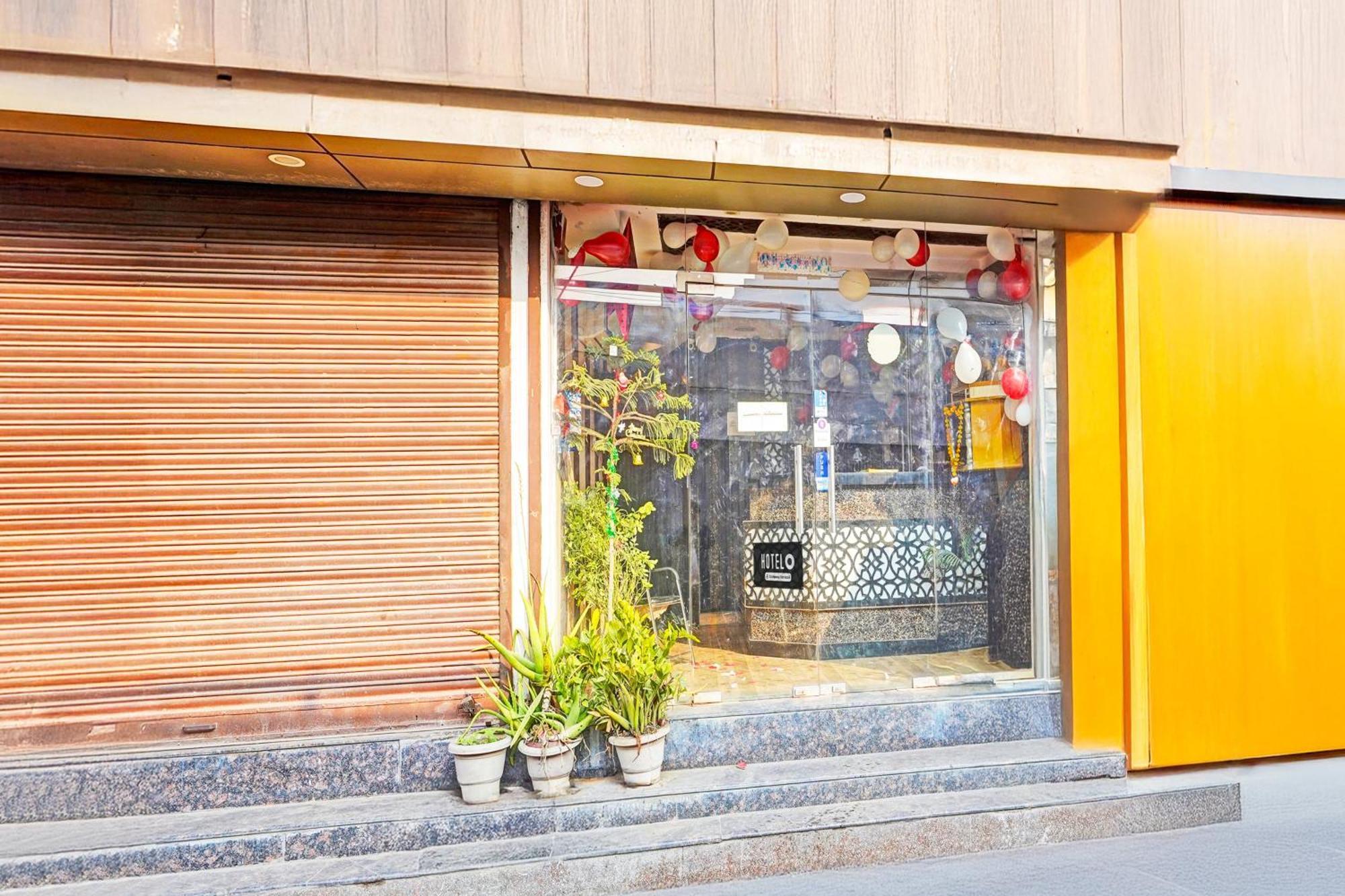 Super Hotel O Charbagh Formerly Khalsa Inn Λάκναου Εξωτερικό φωτογραφία