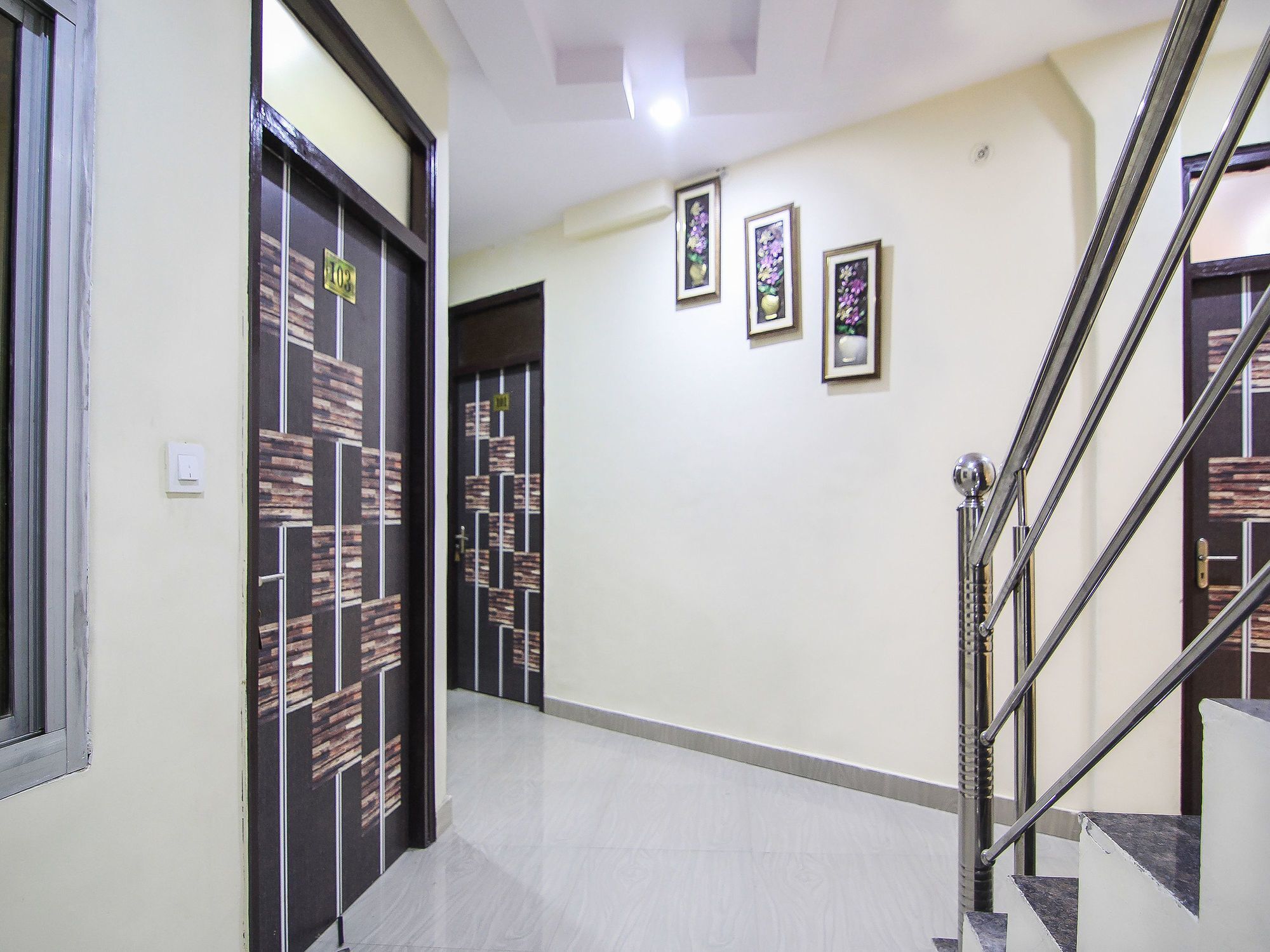 Super Hotel O Charbagh Formerly Khalsa Inn Λάκναου Εξωτερικό φωτογραφία